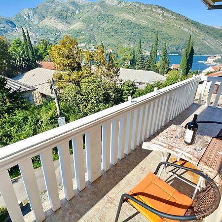 Apartment Rita Tivat Exteriör bild