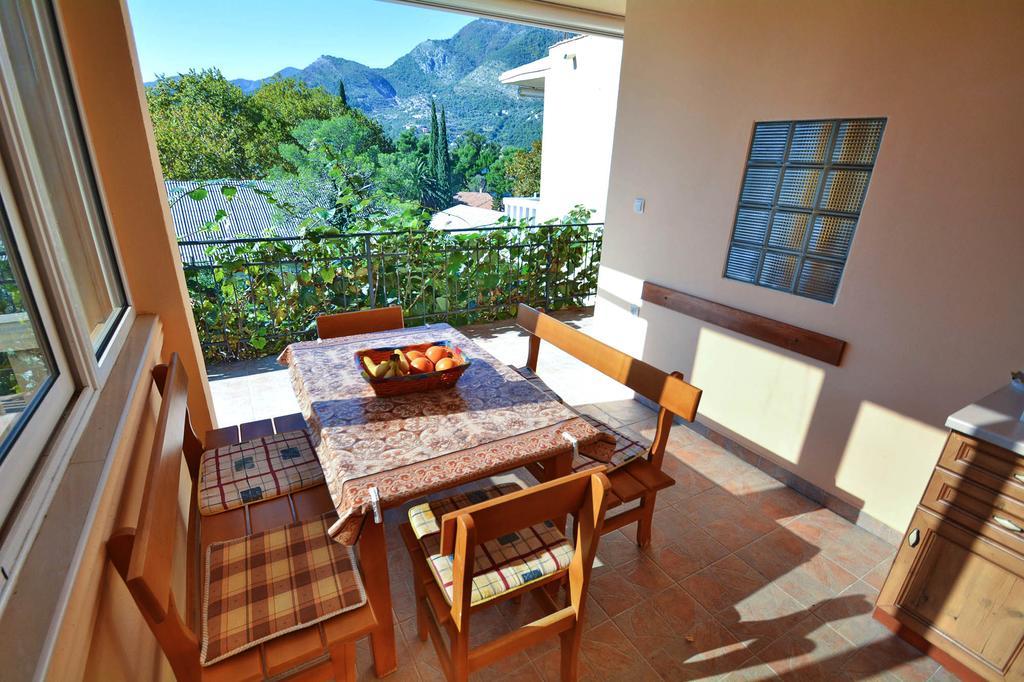 Apartment Rita Tivat Exteriör bild