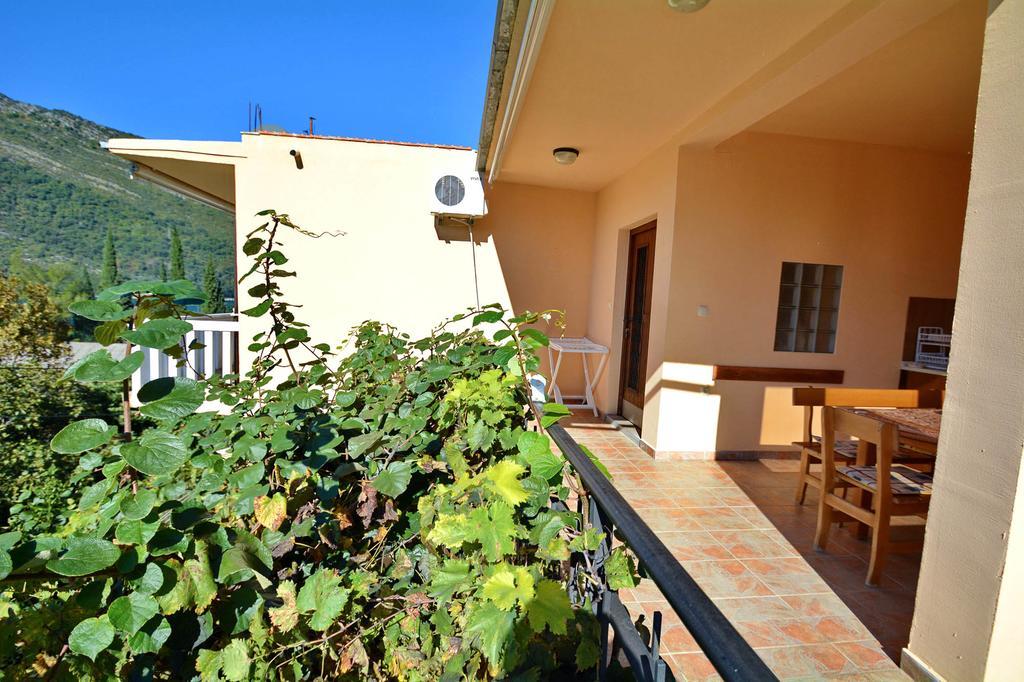 Apartment Rita Tivat Exteriör bild