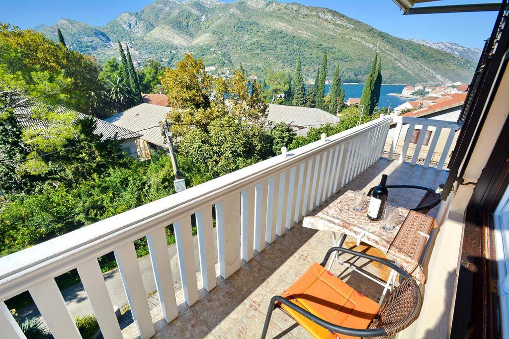 Apartment Rita Tivat Exteriör bild